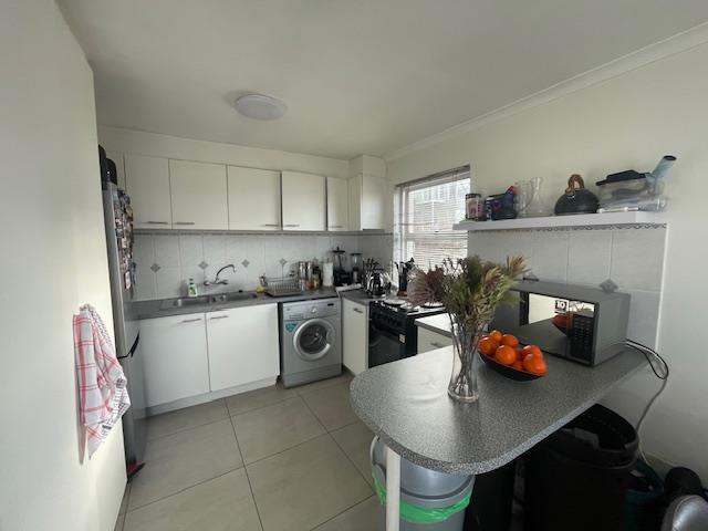 To Let 2 Bedroom Property for Rent in Green Point Western Cape